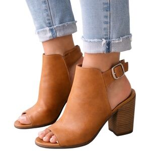 Dolce Vita Booker Peep Toe Ankle Booties Tan Leather Block
Heel Size 7.5